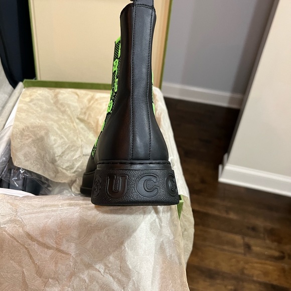 Gucci GG Supreme Slip-On Ankle Boots - Picture 12 of 14